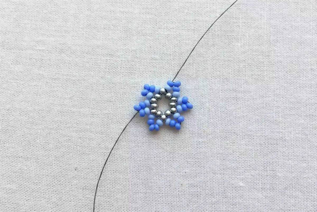 diy-seed-bead-flower-earrings